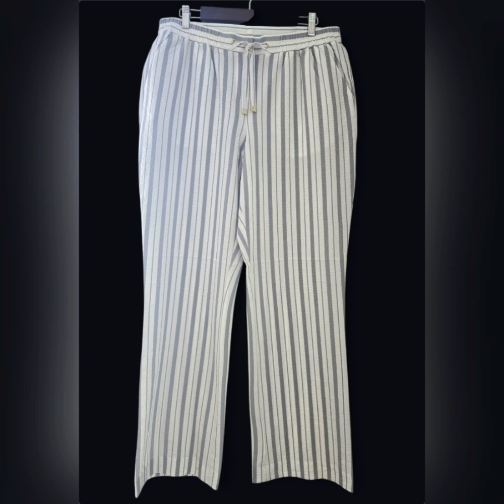 Calvin Klein Gray and White Flowy Pull Up Pants with Pinstripe Design